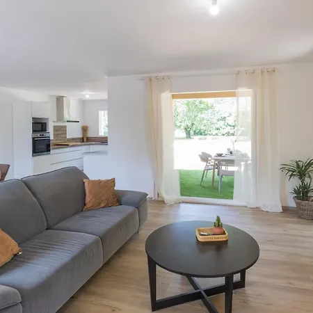 Graveyron - Maison Avec Piscine Privee Holiday home *